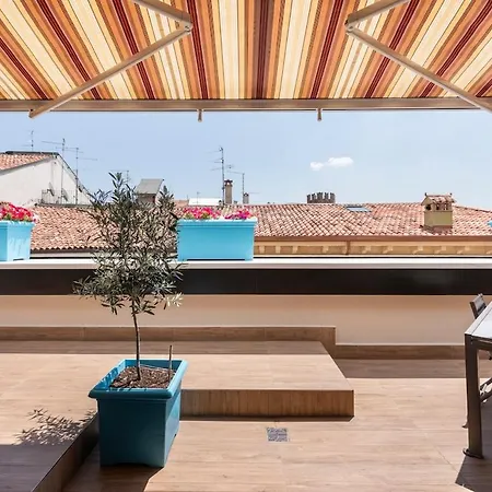 Filarmonico - Terrace Near Arena Apartment *